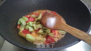 Stir-fried Loofah with Tomato recipe