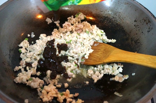 Sauce-flavored Eggplant Dumplings recipe