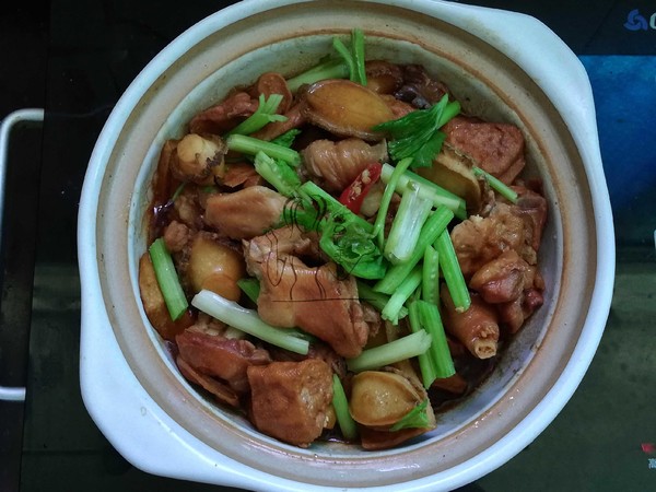 Braised Chicken Nuggets with Small Abalone recipe