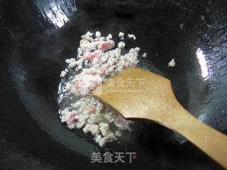 Rippled Noodles with Minced Pork and Baby Cabbage recipe