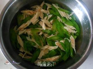 Celery Mixed with Yuba recipe