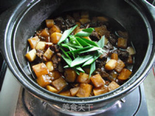 A Nutritious Appetizer in Winter-beef Stew with Radish recipe