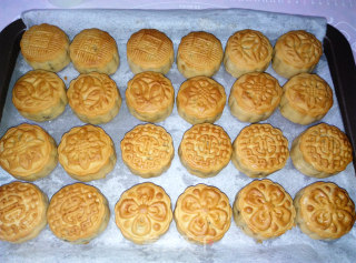 Walnut Jujube Mud Mooncake recipe