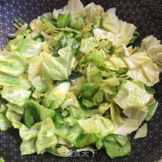 Stir-fried Cabbage with Green Garlic recipe