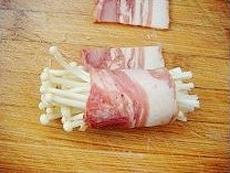Pan-fried Bacon and Enoki Mushroom Roll recipe