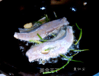 Yellow Croaker Simmered Noodles recipe