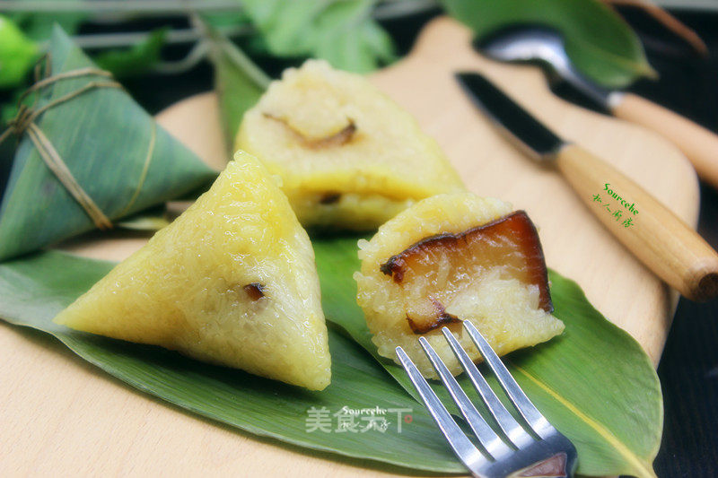 Cantonese-style Waxed Rice Dumplings