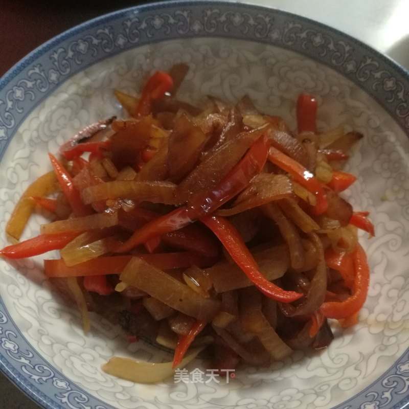 Stir-fried White Radish with Red Pepper recipe