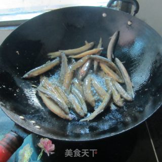 Stir-fried Loach with Green Pepper recipe