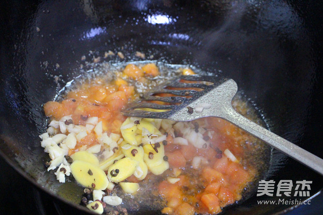 Boiled Fish Fillet in Tomato Sauce recipe