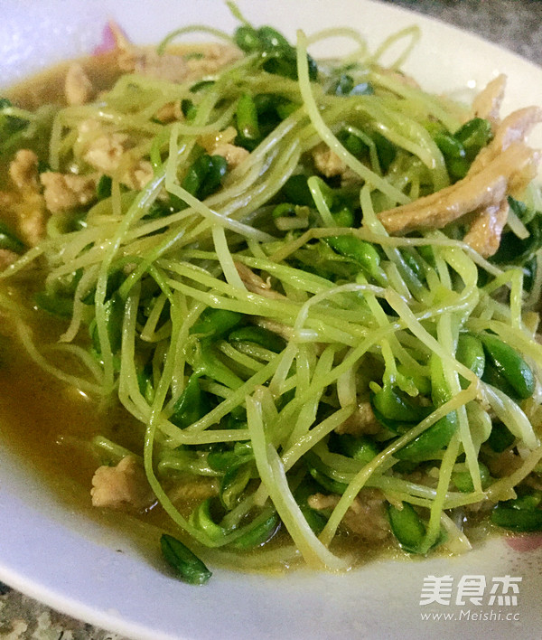 Fried Pork with Pea Sprouts recipe