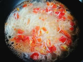 Tomato, Seaweed and Shrimp Skin Noodle Soup recipe