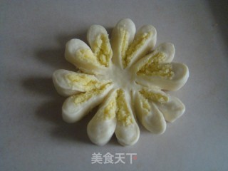 Coconut Chrysanthemum Bread recipe