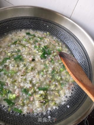 Sophora Porridge with Minced Meat recipe