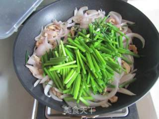 Shredded Chicken with Leek, Flower and Onion recipe