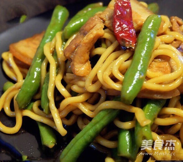 Braised Noodles with Beans recipe