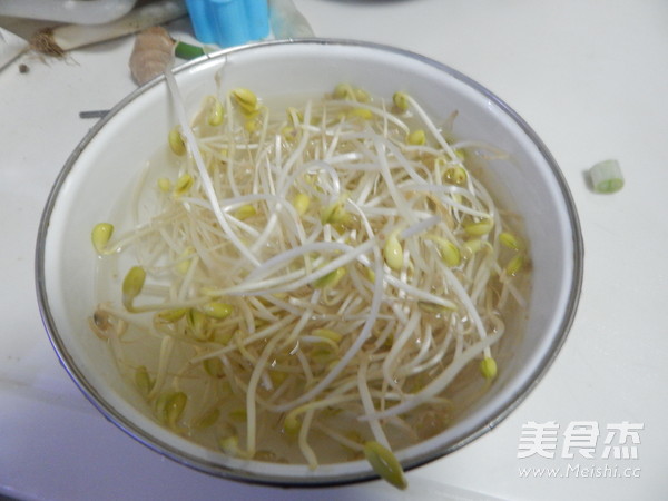 Tomato Bean Sprout Soup recipe