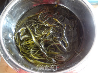 Hot and Sour Kelp Shreds recipe