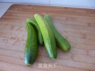 Stir-fried Cucumber with Cashew Nuts recipe