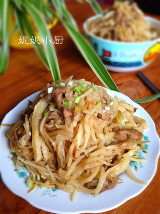 Fried Pork with Bean Sprouts recipe