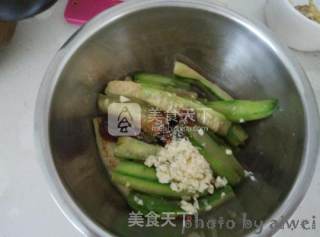 Steamed Loofah with Clams recipe