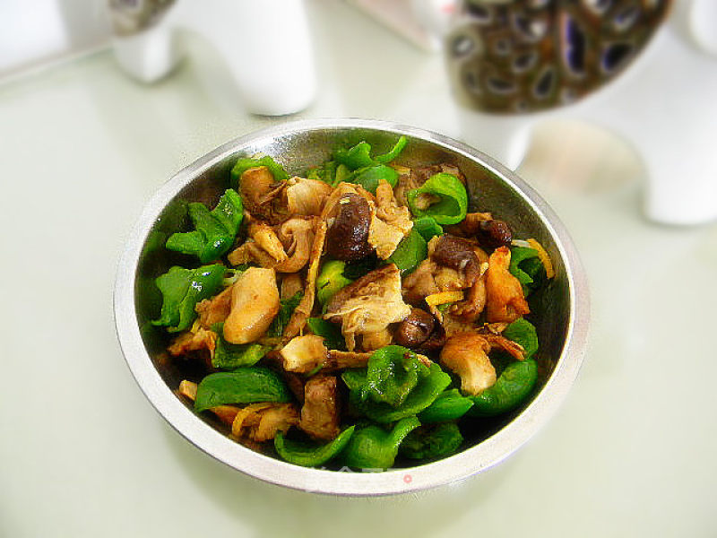 Stir-fried Green Peppers with Mushrooms recipe