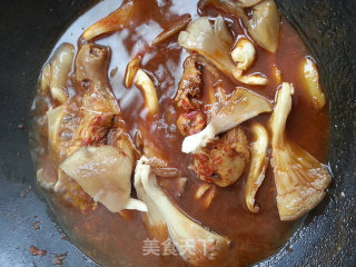 Braised Chicken Drumsticks with Leaf Mushroom recipe