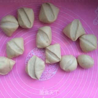 Coconut and Mulberry Sauce Rolls recipe