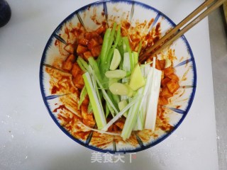 Hot and Sour Diced Radish recipe