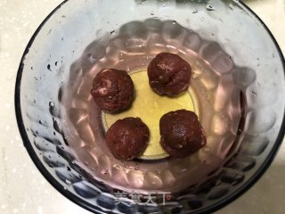 Chrysanthemum Beef Meatball Soup recipe