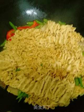 Braised Noodles with Beans recipe