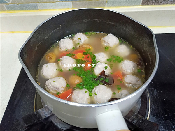 Chestnut and Radish Meatball Soup recipe