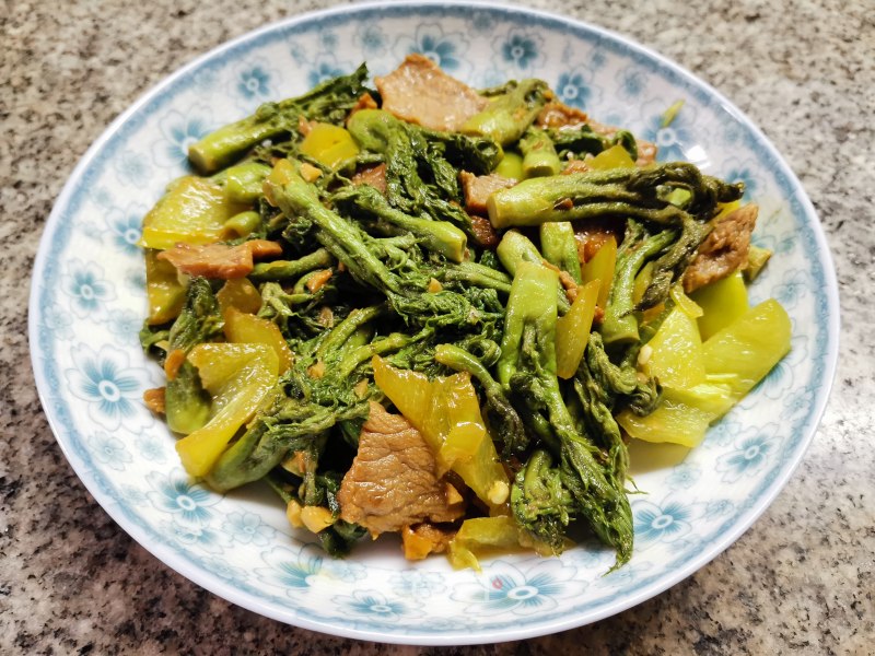 Northeast Wild Mountain Delicacy ~ Stir-fried Pork with Old Shoot recipe