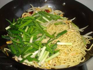 Stir-fried Yellow Noodles with Chicken-xinjiang Taste recipe