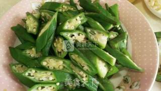 Stir-fried Okra with Pork Moo recipe