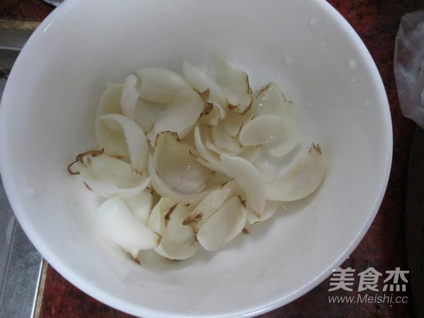 Chuanbei Lily and Snow Pear Soup recipe