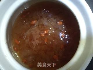 White Fungus and Lotus Seed Soup recipe