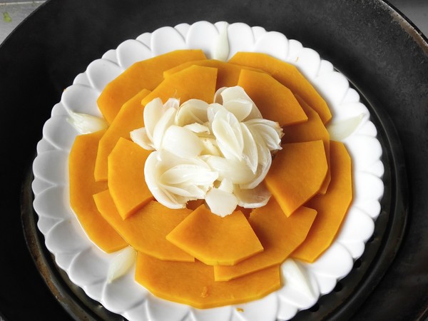 Steamed Pumpkin with Lily recipe
