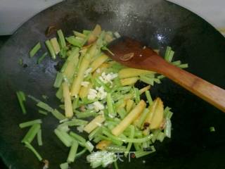 Fried Celery with Potato Chips recipe