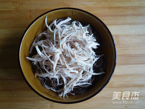 Sour and Spicy Chicken Soba Cold Noodles recipe