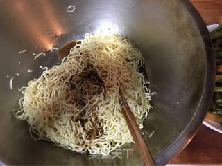 Steamed Noodles with Beef and Beans recipe