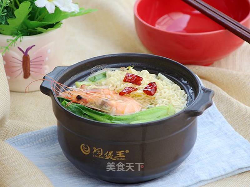 Instant Noodles with Shrimp and Ham recipe