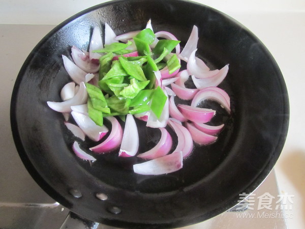 Stir-fried Pork Liver with Sizzling Onion recipe