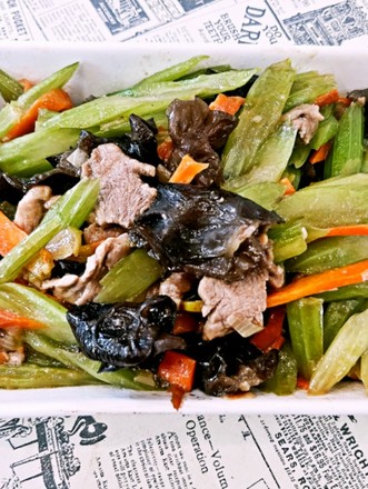 Celery Stir-fried Pork recipe