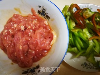 Green Pepper Shredded Pork Noodles recipe