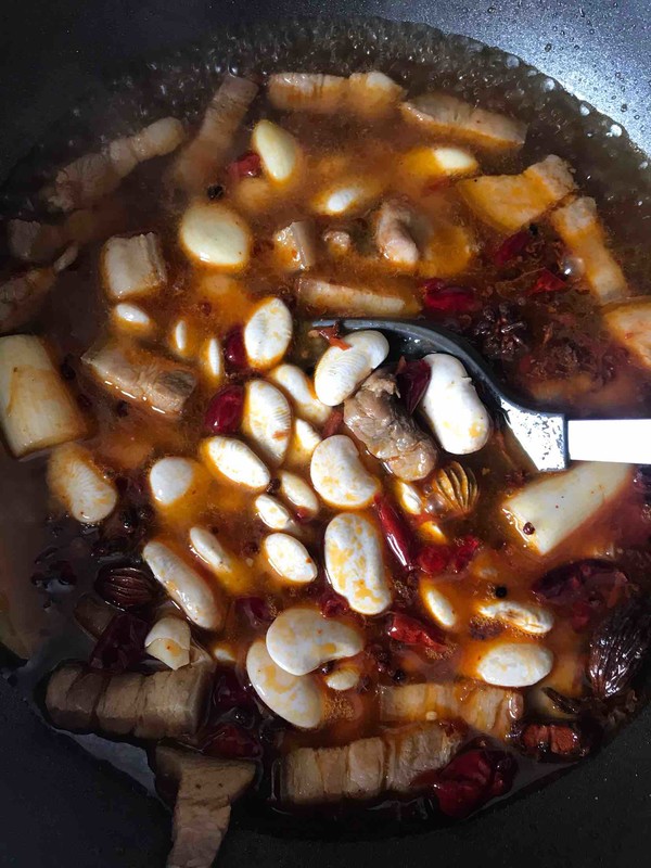 Braised Pork with Kidney Beans recipe