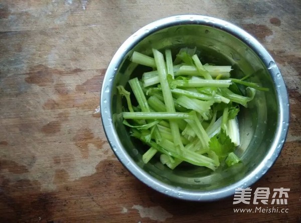 Fried Fish Cake with Sliced Pork and Parsley recipe