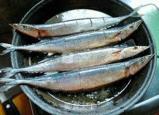 Fried and Braised Saury recipe