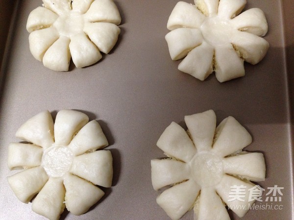 Coconut Flower Bun recipe