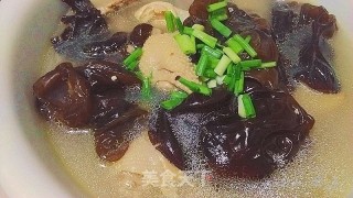 Stewed Chicken with Fungus recipe